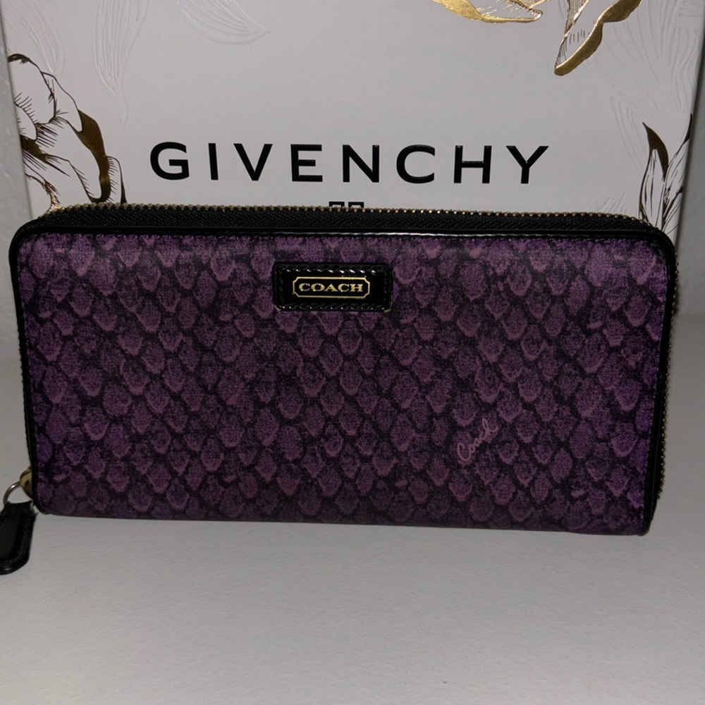 Cute coach Y2K wallet